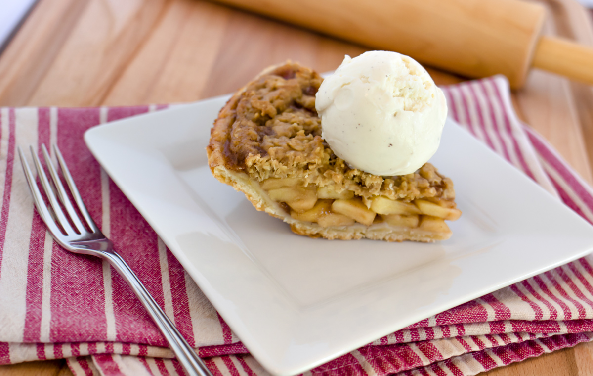 Apple Pie With Crumble Topping
